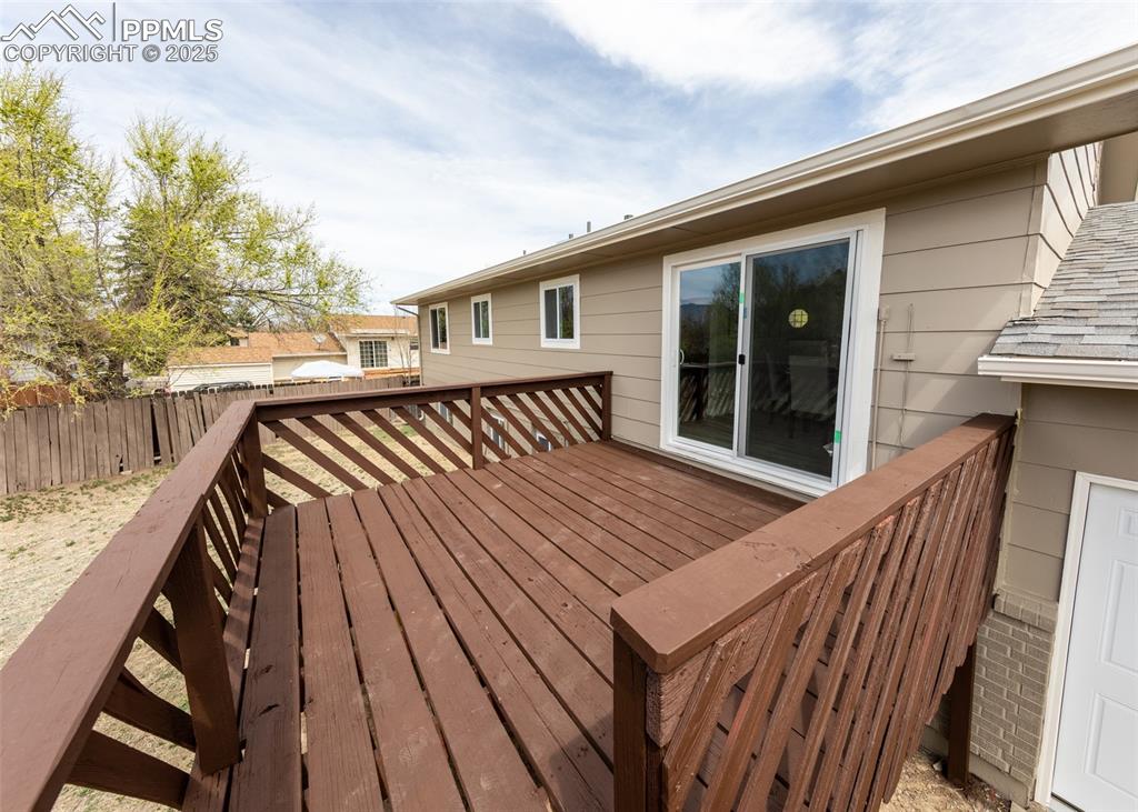 Image 13 of 50: Deck