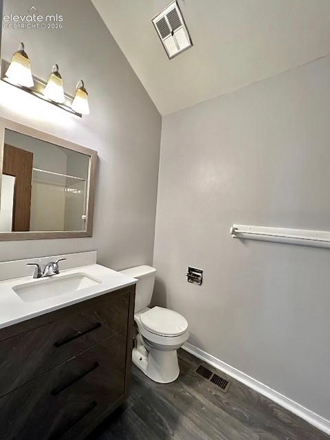 Image 18 of 43: Bathroom