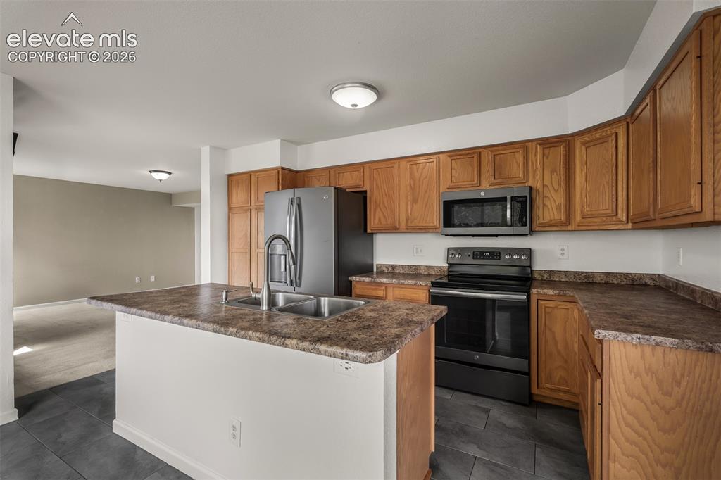 Image 12 of 46: Kitchen