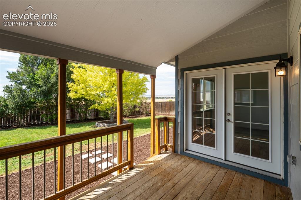Image 19 of 46: Deck