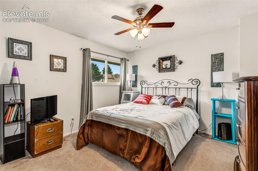 Image 16 of 33: Bedroom