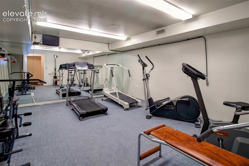 Image 30 of 33: Gym