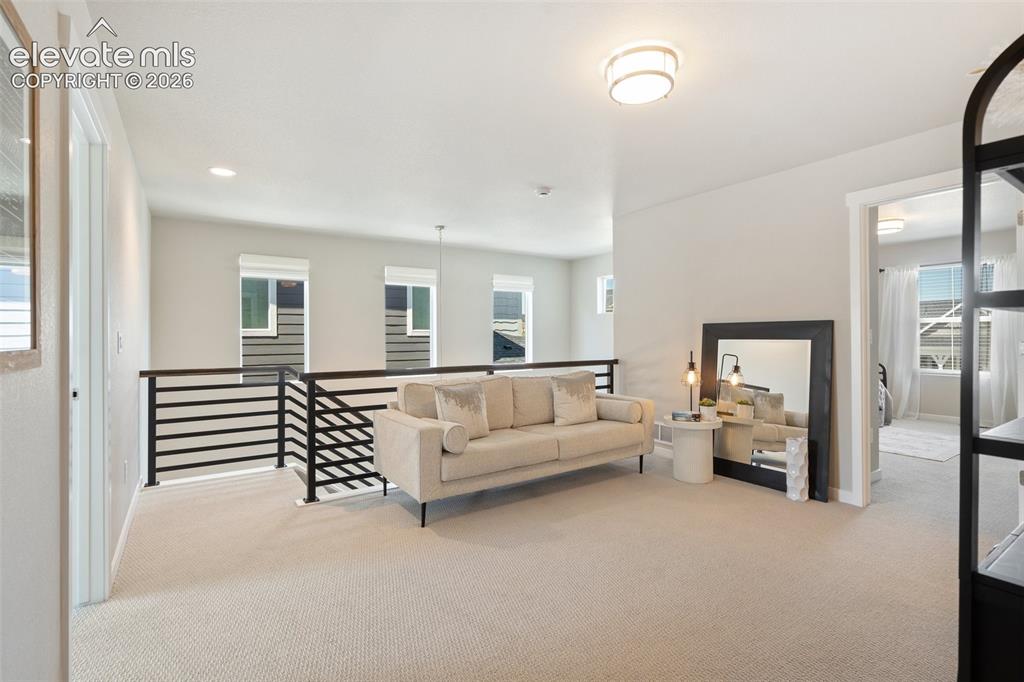 Image 16 of 23: Loft
