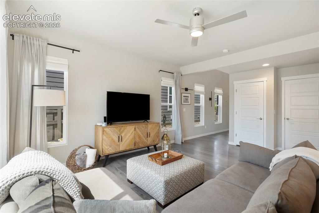 Image 7 of 23: Living Room