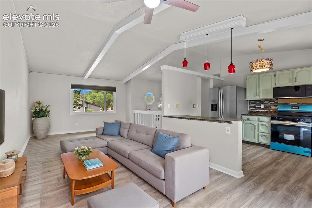 Image 9 of 50: Living Room