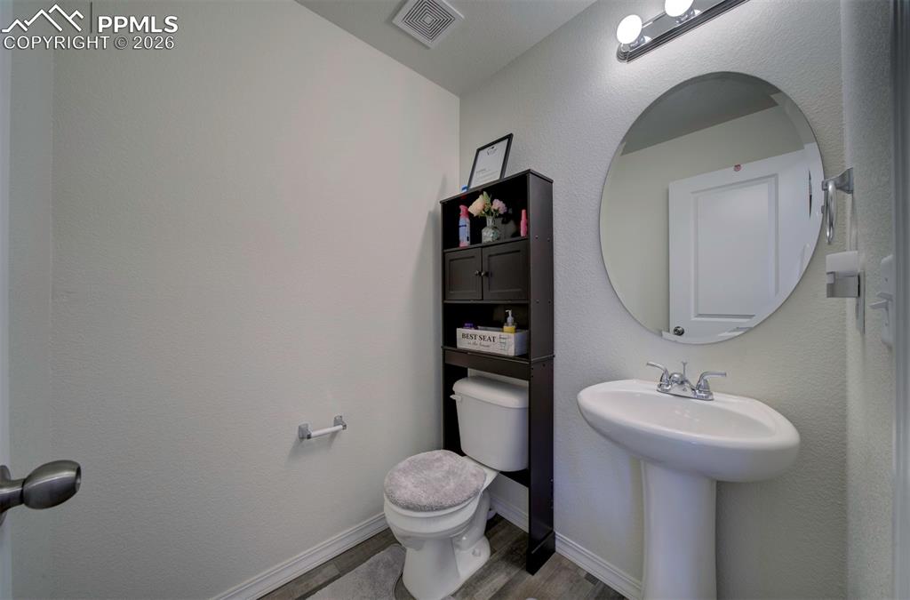 Image 10 of 21: Bathroom