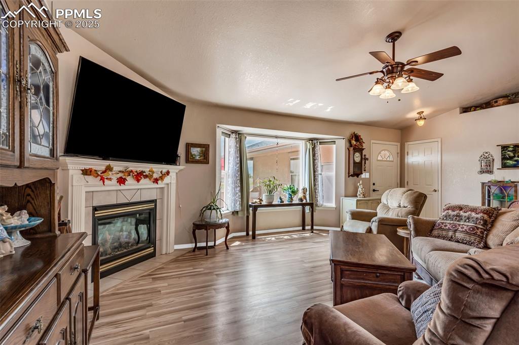 Image 12 of 50: Living Room