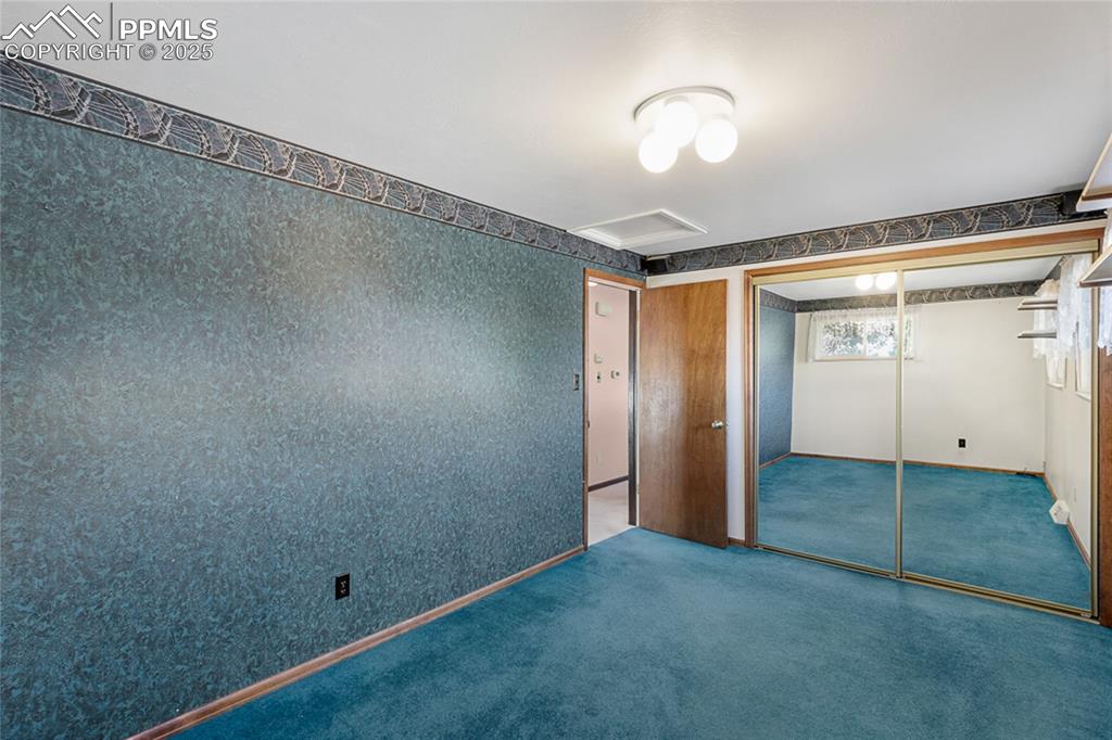 Image 20 of 42: Bedroom