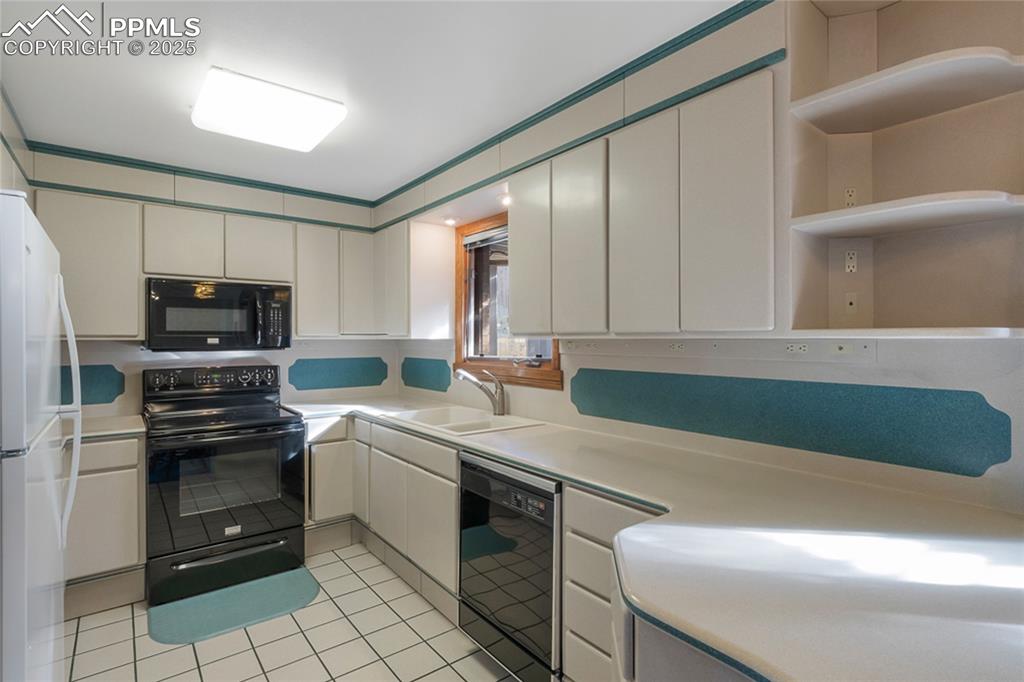 Image 8 of 42: Kitchen