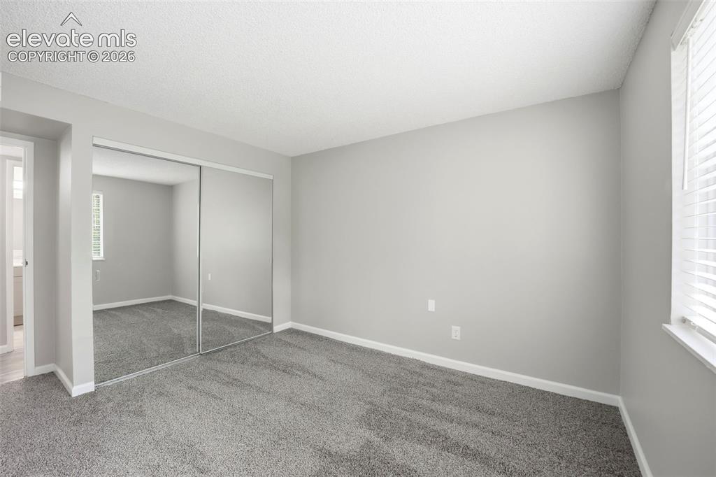 Image 16 of 25: Bedroom