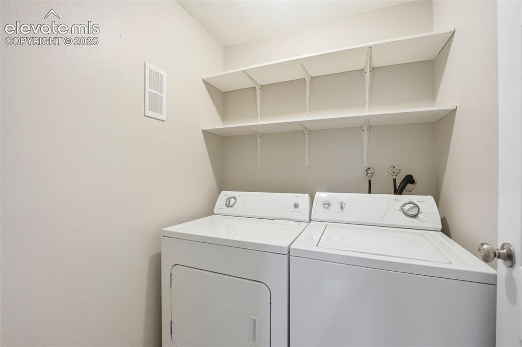 Image 21 of 25: Laundry