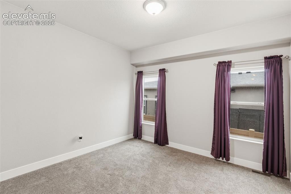 Image 22 of 34: Upstairs Ensuite