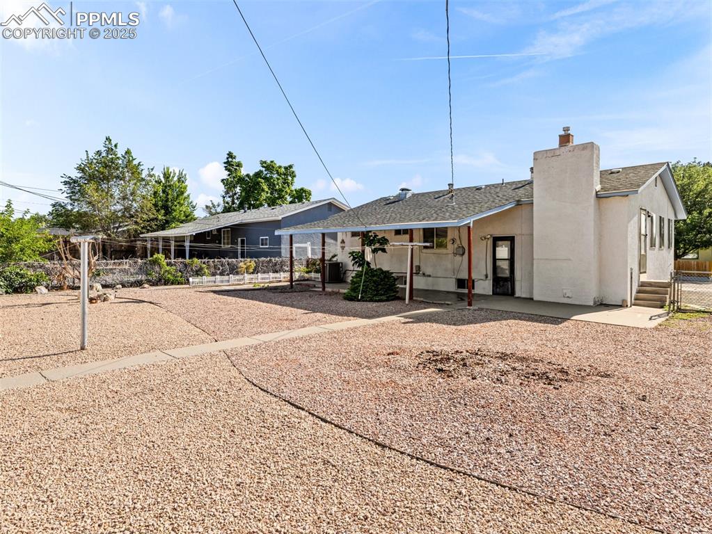 Image 5 of 34: Front of Structure