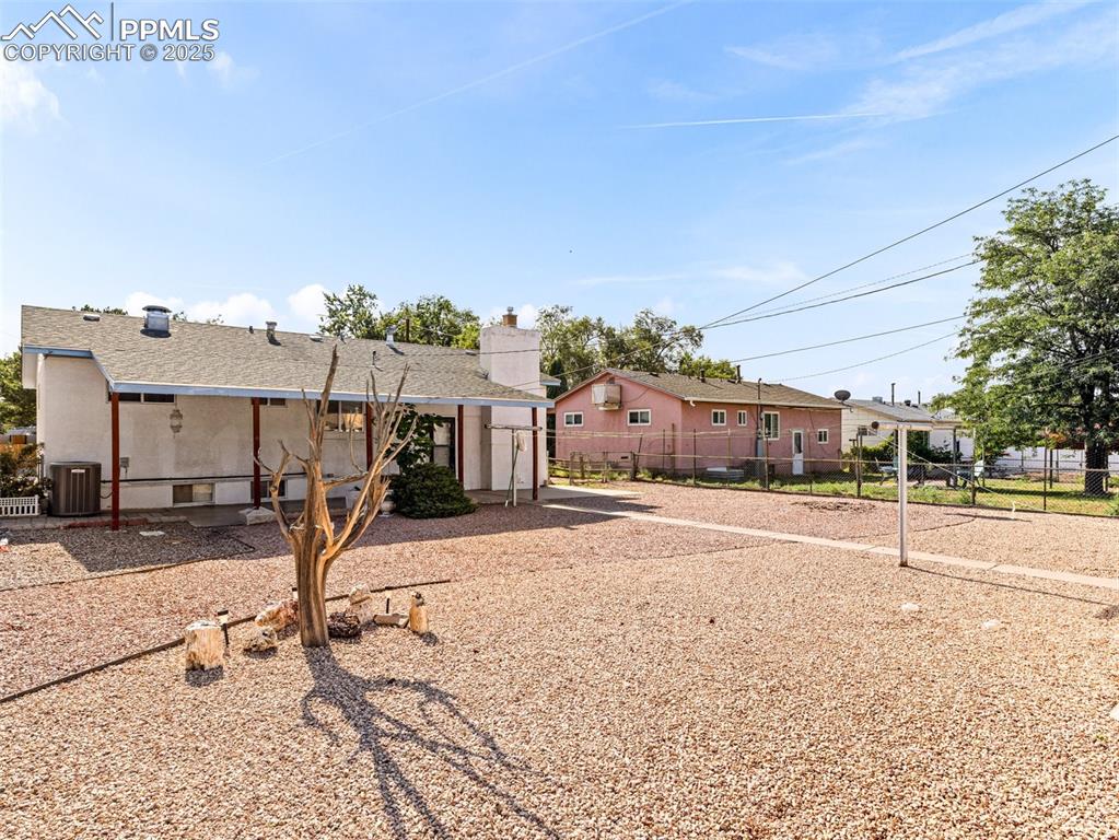 Image 6 of 34: Back of Structure