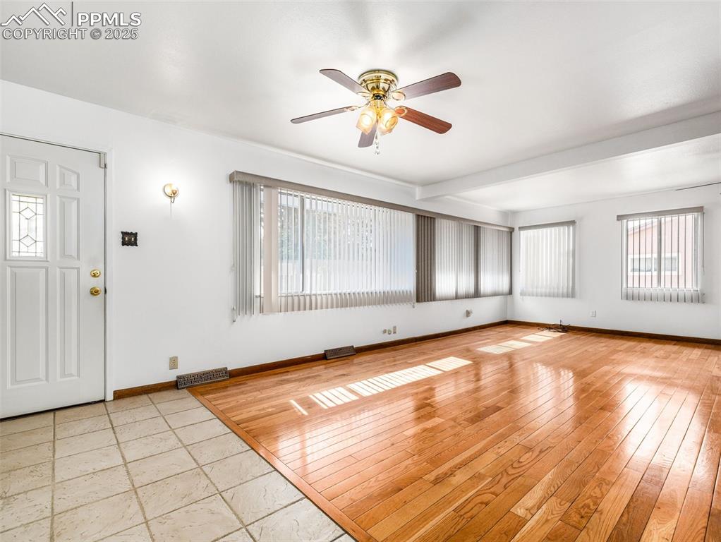 Image 9 of 34: Entry