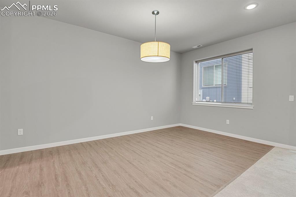 Image 8 of 28: Dining Area