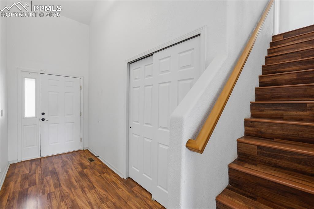 Image 8 of 40: Entry