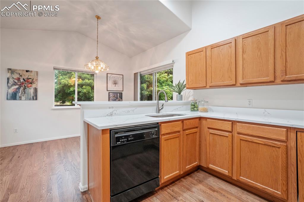 Image 6 of 27: Kitchen