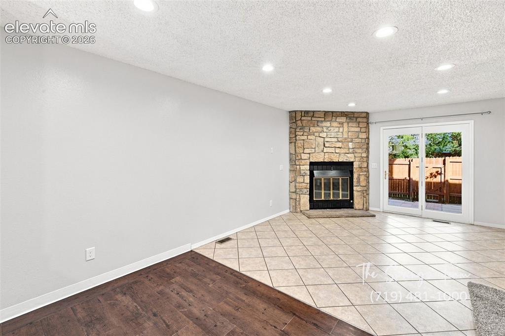 Image 14 of 49: Living Room