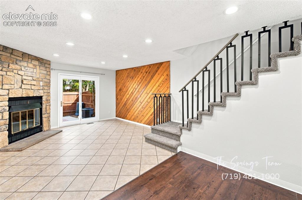 Image 15 of 49: Living Room