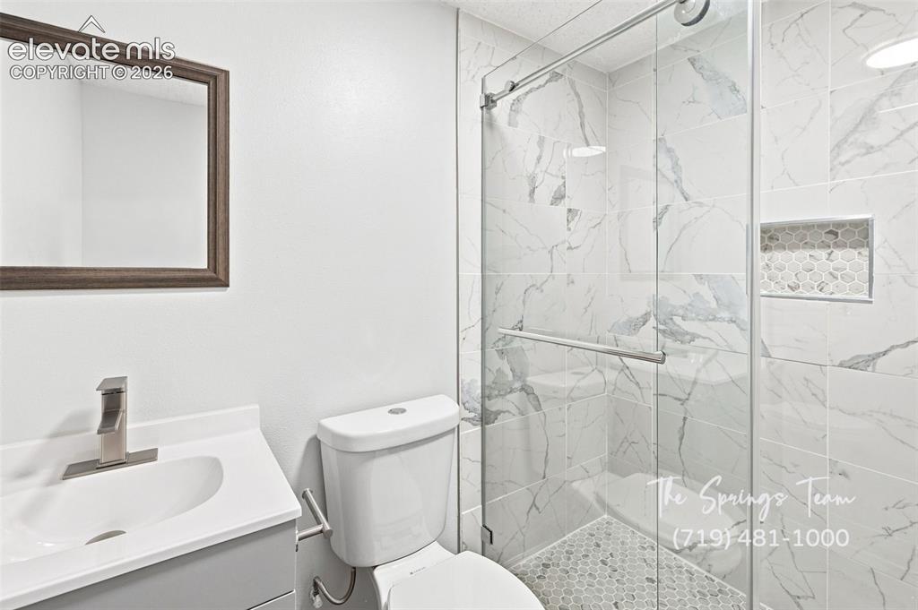 Image 45 of 49: Bathroom