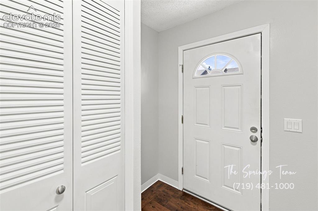 Image 9 of 49: Entry