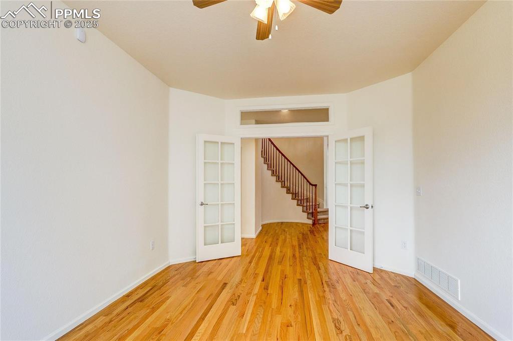 Image 19 of 50: Main level office