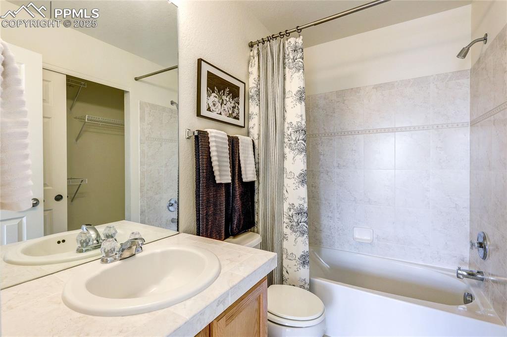Image 42 of 50: En Suite bathroom for bedroom 4