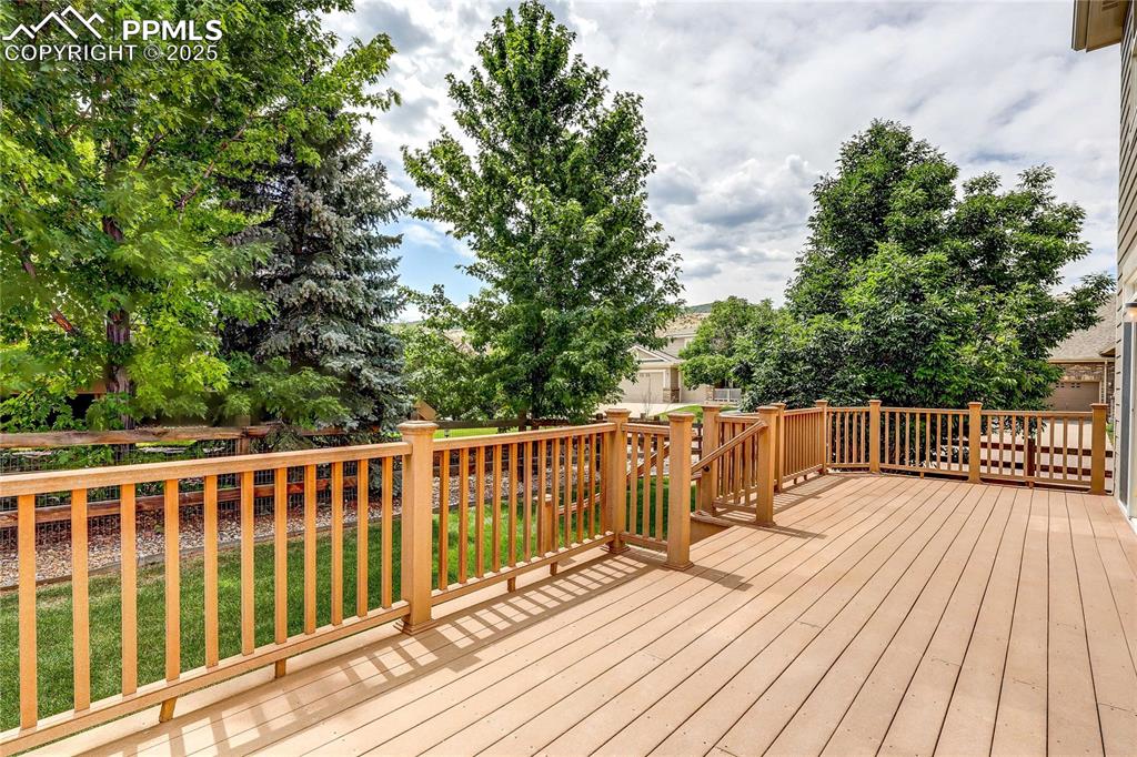Image 45 of 50: Deck