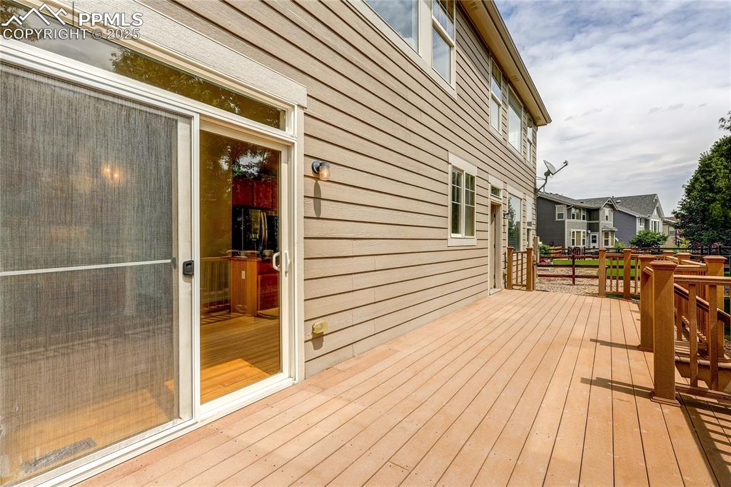 Image 46 of 50: Deck