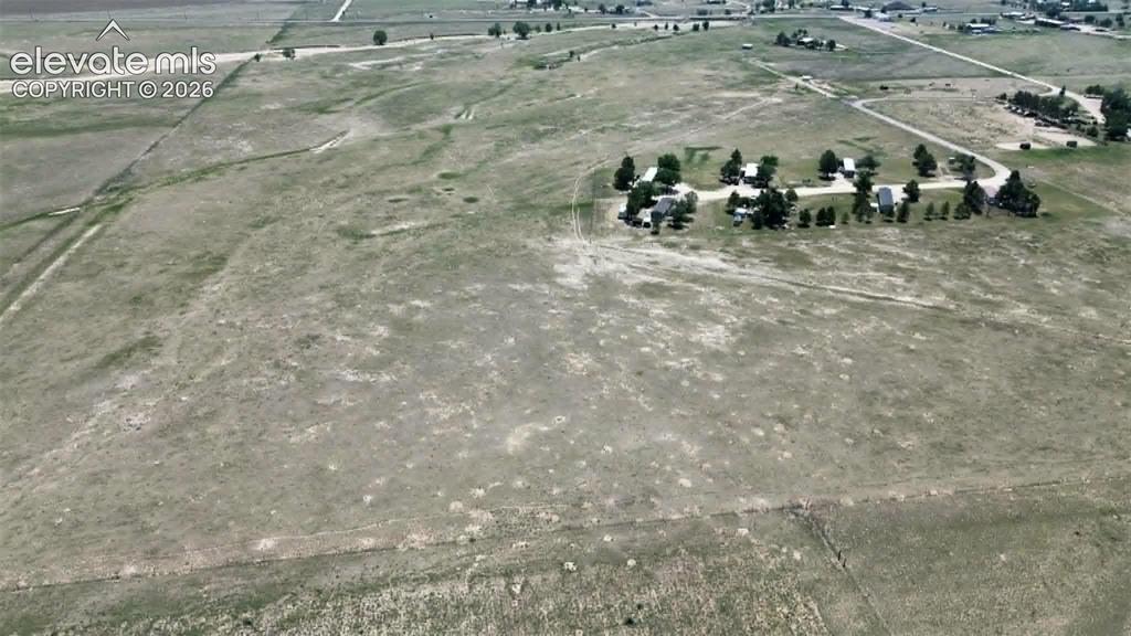 Image 3 of 23: View of full property