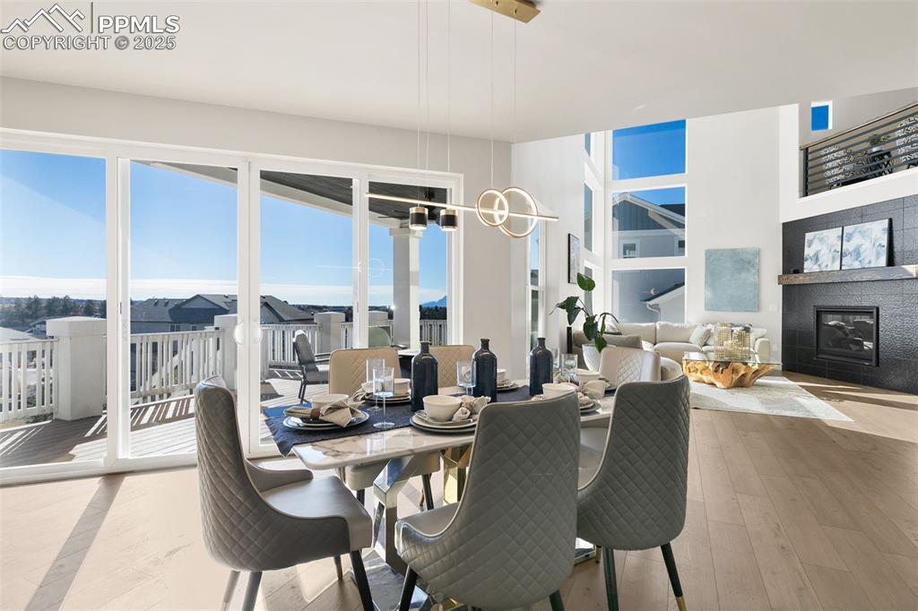 Image 10 of 49: Dining Area