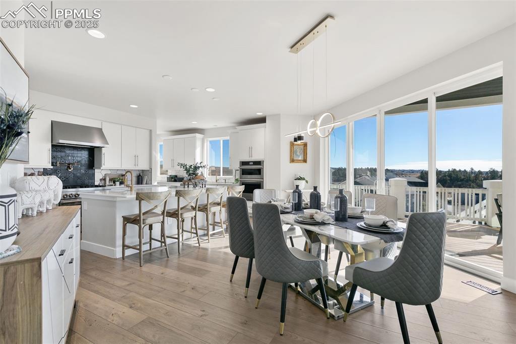 Image 11 of 49: Dining Area