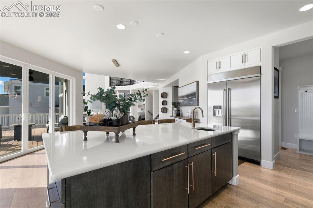 Image 15 of 49: Kitchen