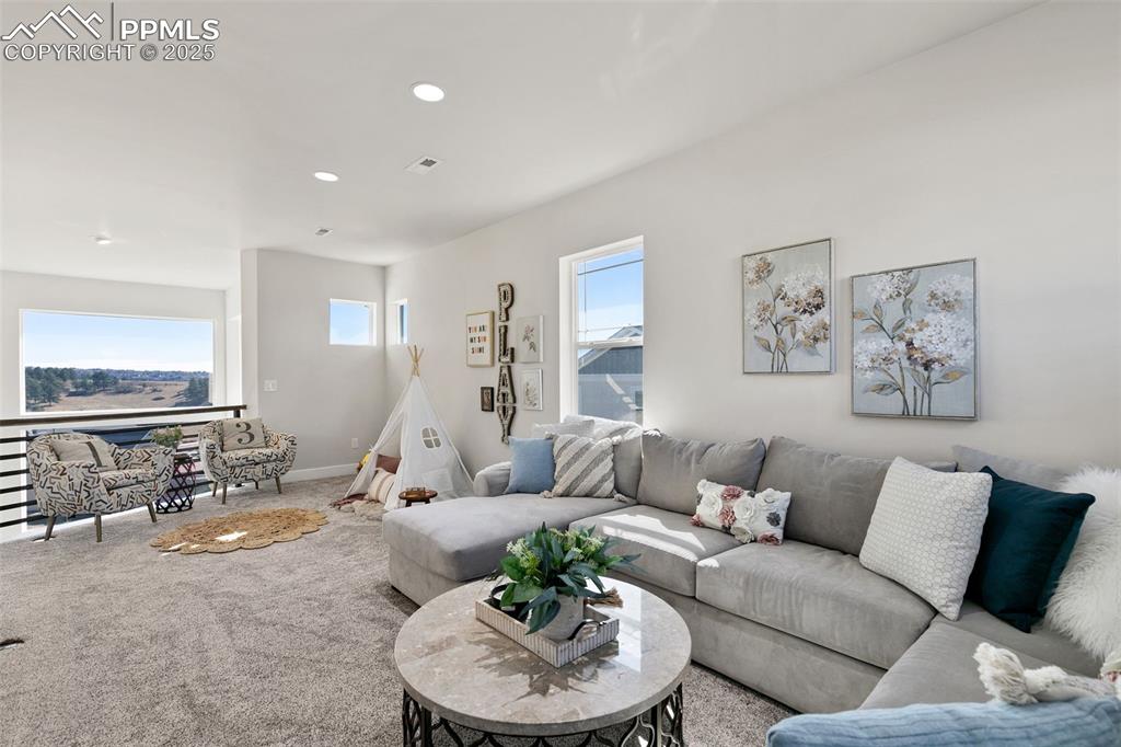 Image 23 of 49: Living Room