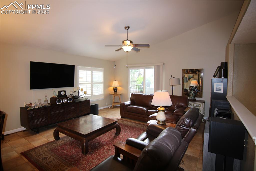 Image 10 of 23: Living Room