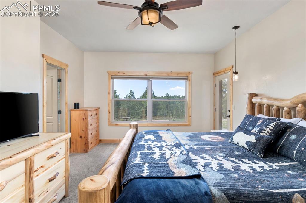 Image 38 of 48: Bedroom