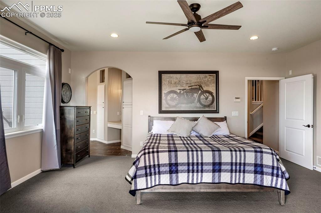 Image 25 of 50: Bedroom