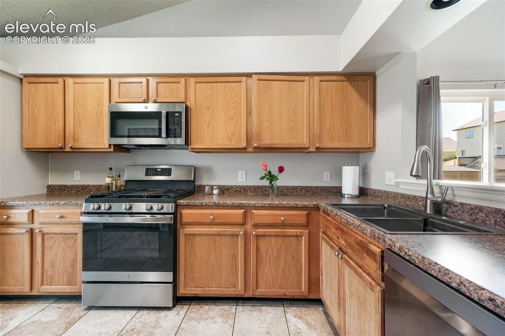 Image 13 of 40: Kitchen