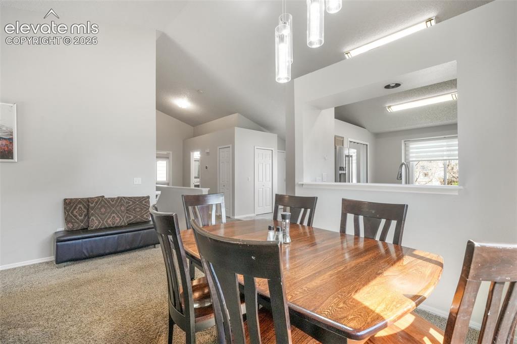 Image 6 of 40: Dining Area