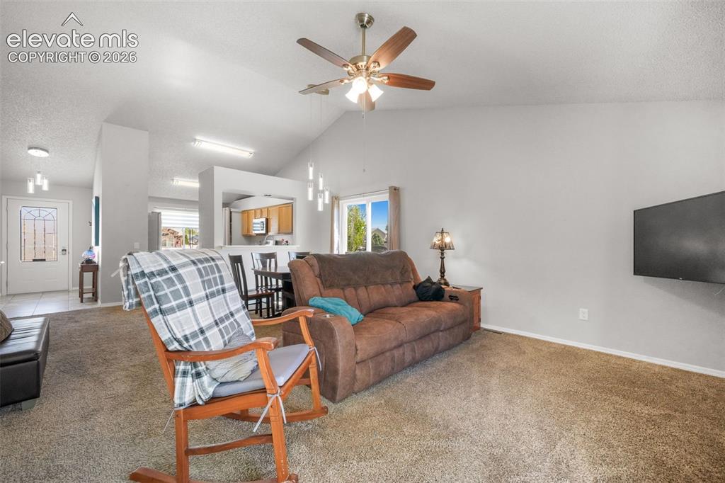 Image 8 of 40: Dining Area