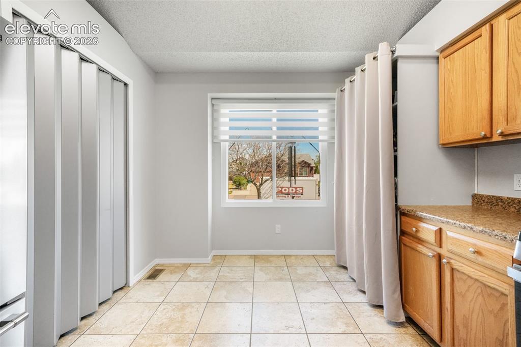 Image 9 of 40: Dining Area