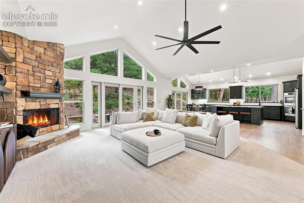 Image 9 of 50: Living Room