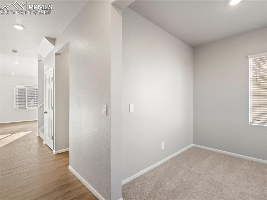 Image 2 of 32: Entry