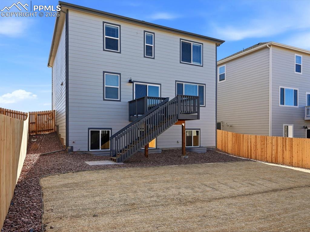 Image 28 of 32: Back of Structure