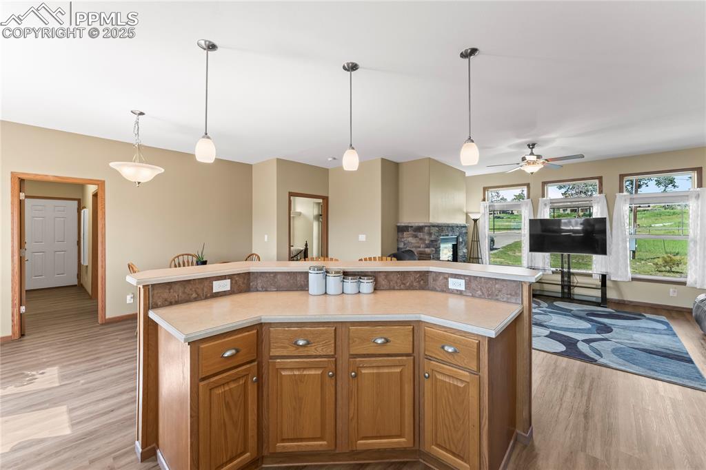 Image 17 of 38: Kitchen