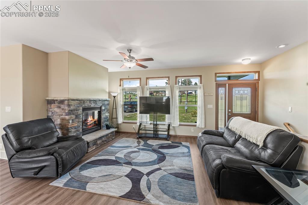 Image 4 of 38: Living Room