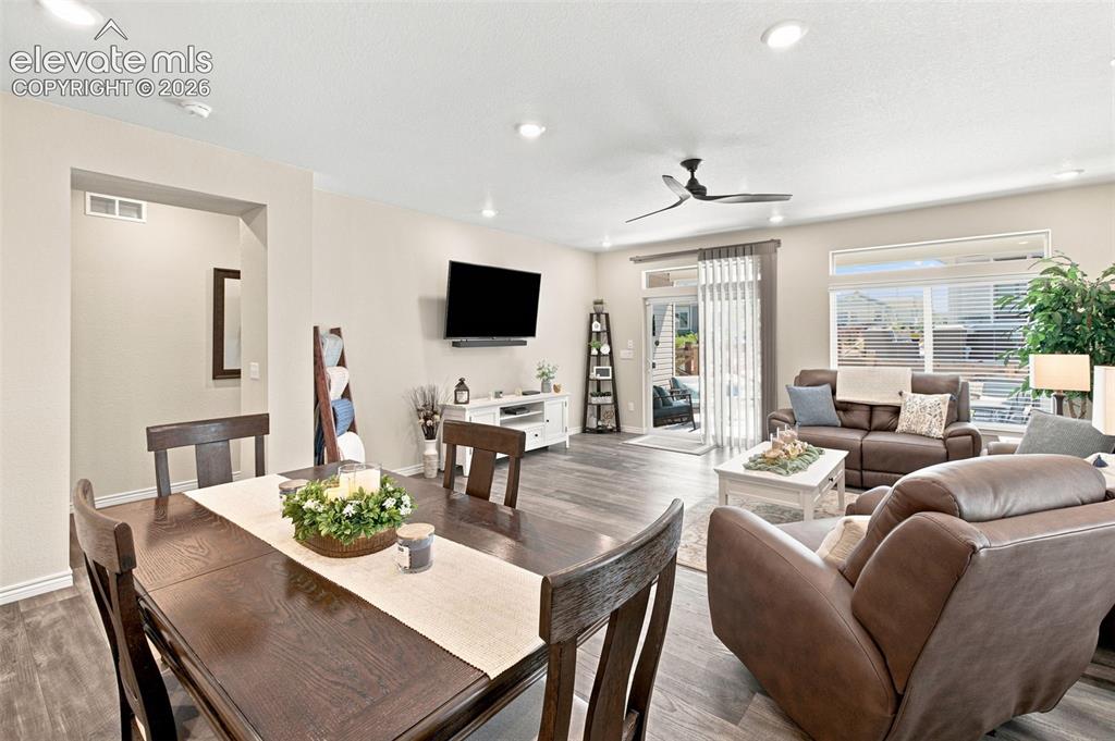 Image 12 of 50: Dining Room