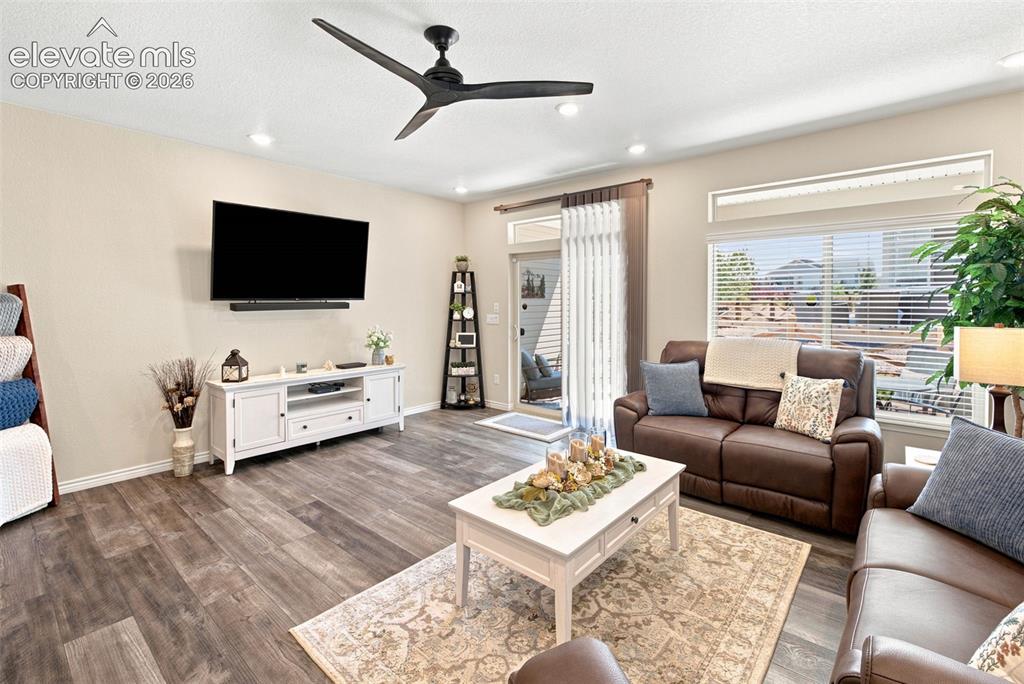 Image 14 of 50: Living Room