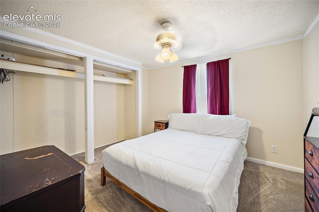 Image 15 of 40: Bedroom